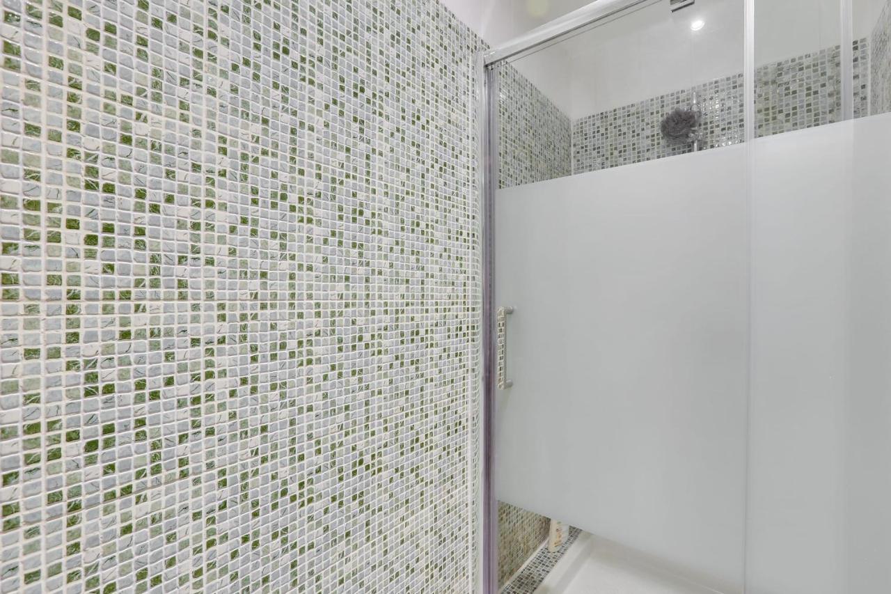 170 Suite Angouleme Large Duplex Style Apt With1 Bdr Paris Central エクステリア 写真